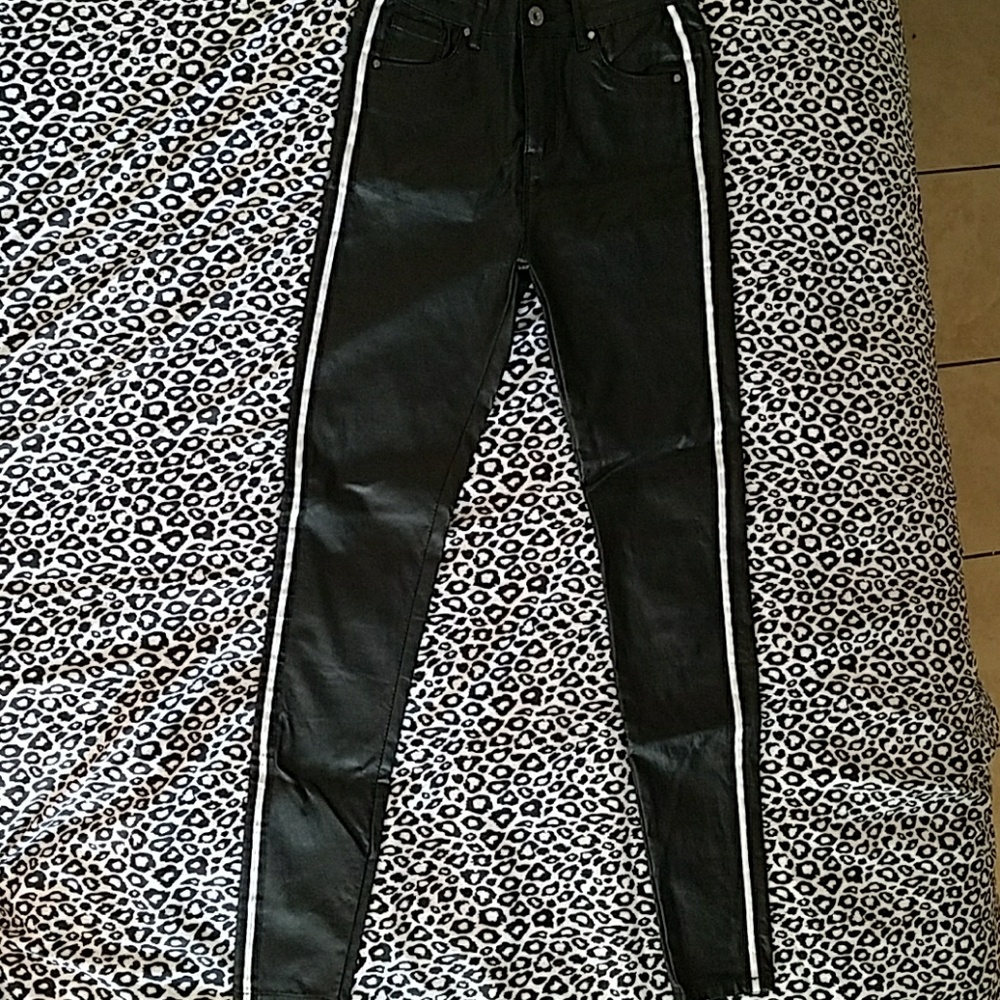 Skinny black jeans